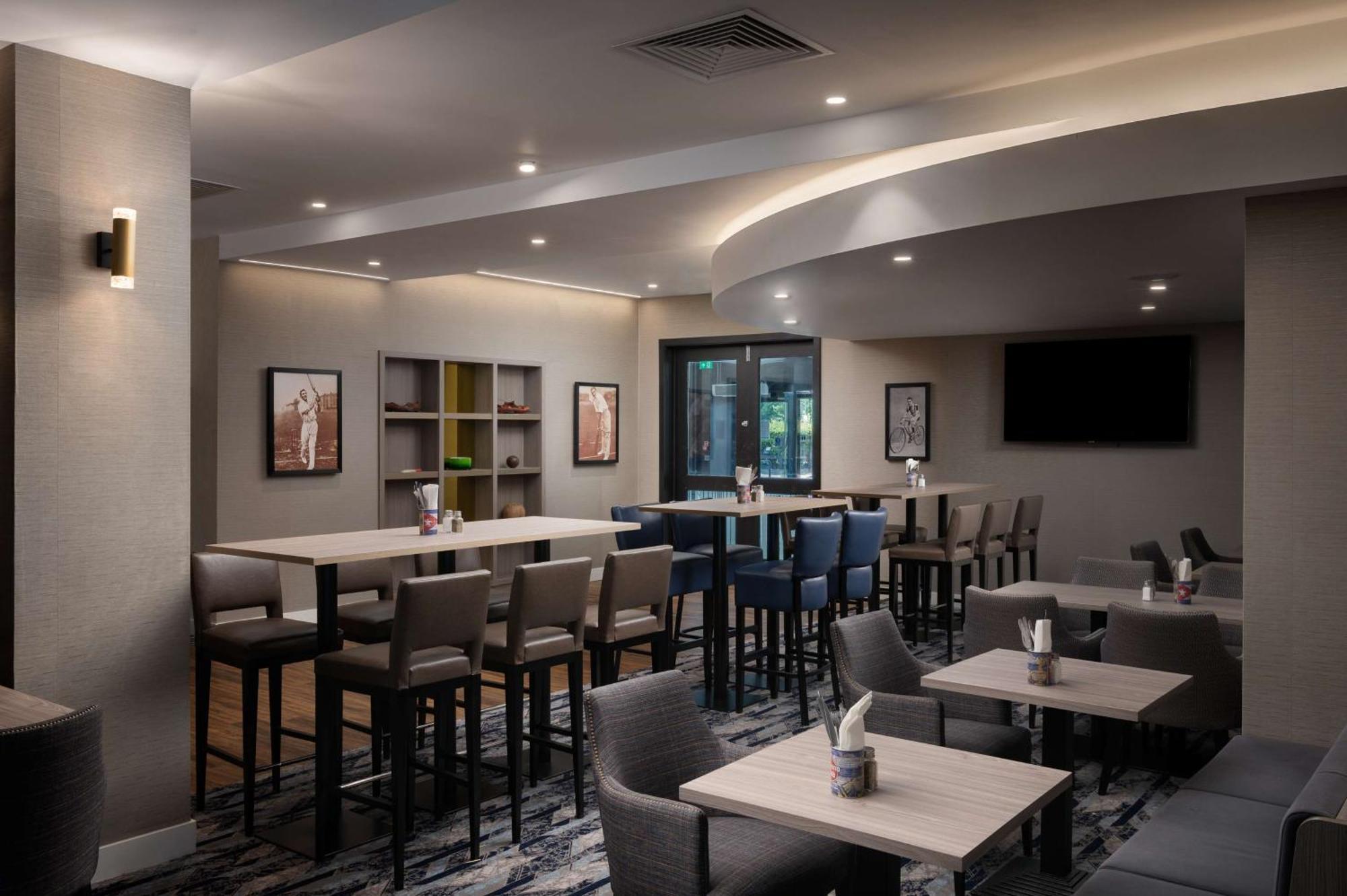 Hilton Garden Inn Columbus Airport Екстериор снимка
