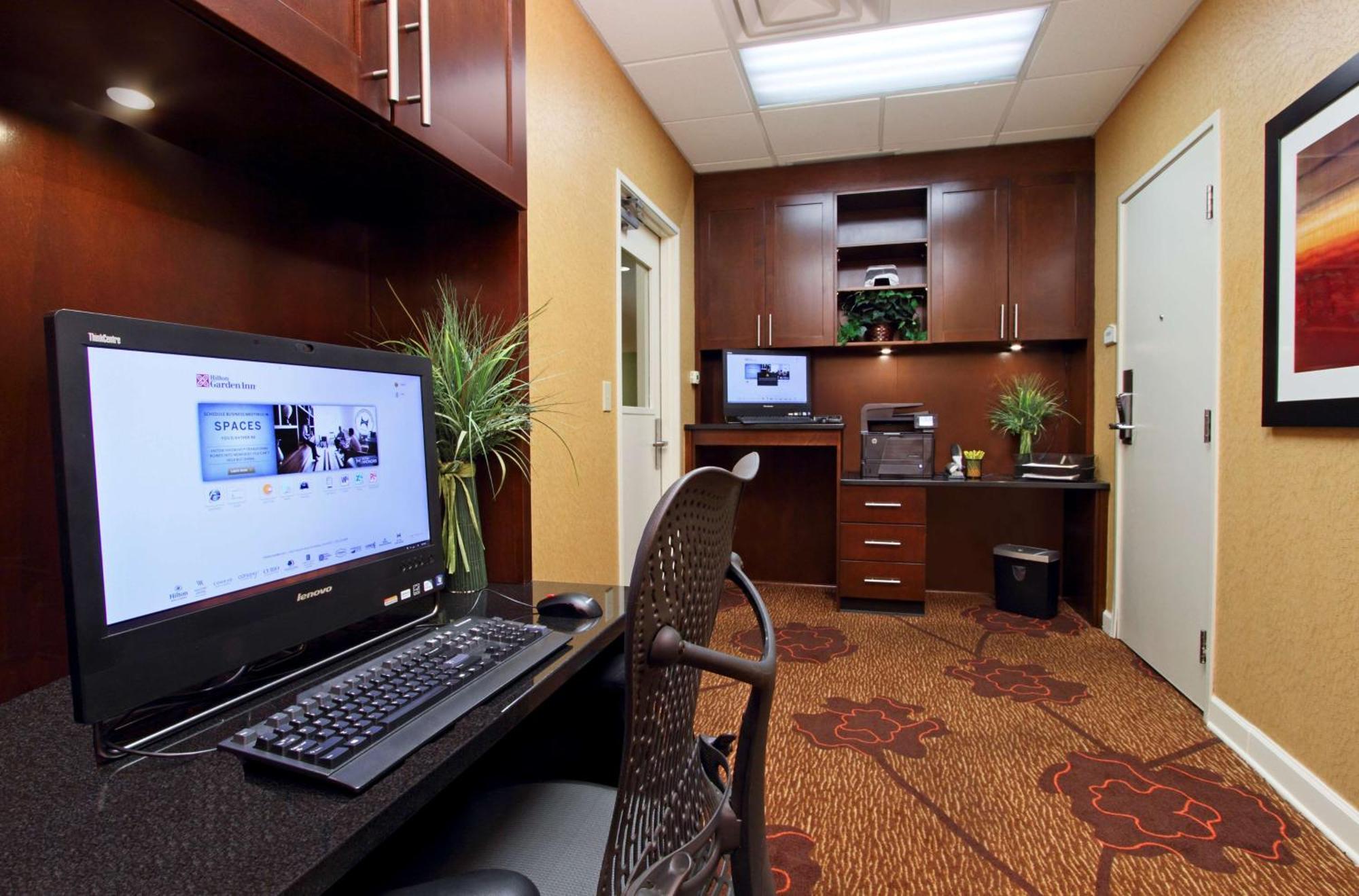 Hilton Garden Inn Columbus Airport Екстериор снимка