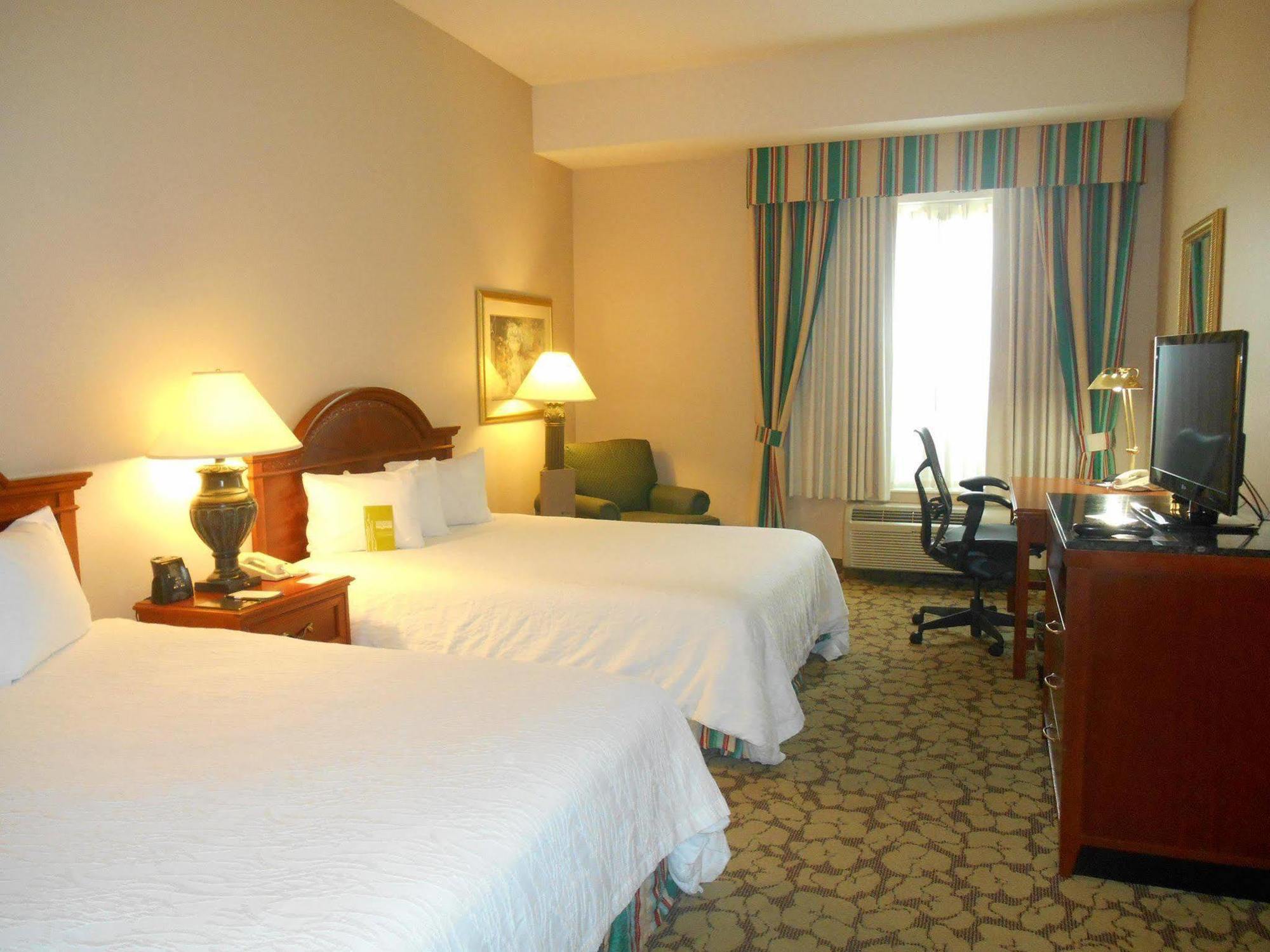 Hilton Garden Inn Columbus Airport Екстериор снимка